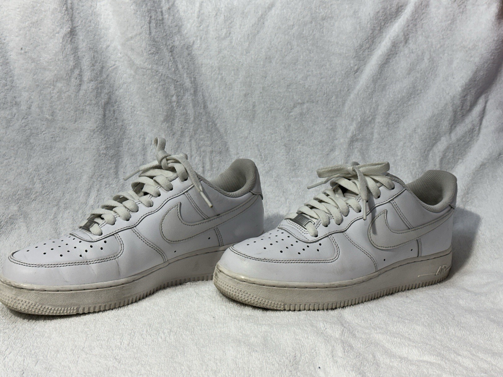 nike air force 1 ‘07 low triple white men sz 8 leather sneaker cw2288 111 nike air force 1 ‘07 low triple white men sz 8 leather sneaker cw2288 111