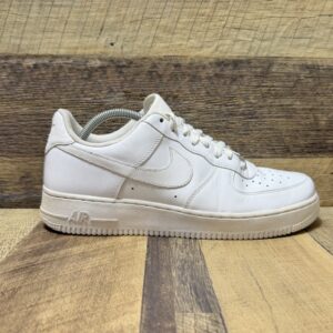 nike air force 1 07’ men’s white athletic sneakers size 10