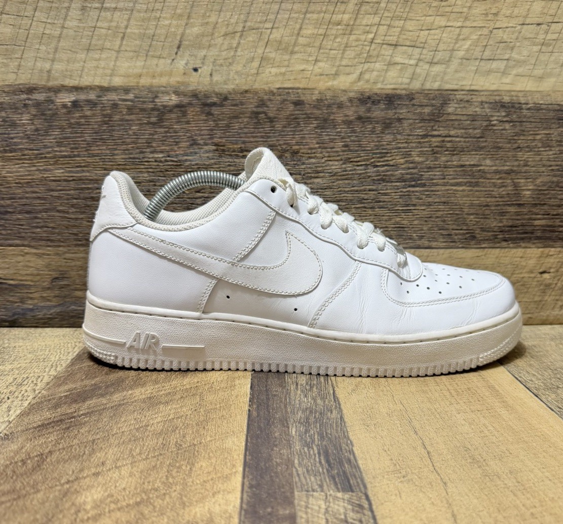 nike air force 1 07’ men’s white athletic sneakers size 10 nike air force 1 07’ men’s white athletic sneakers size 10