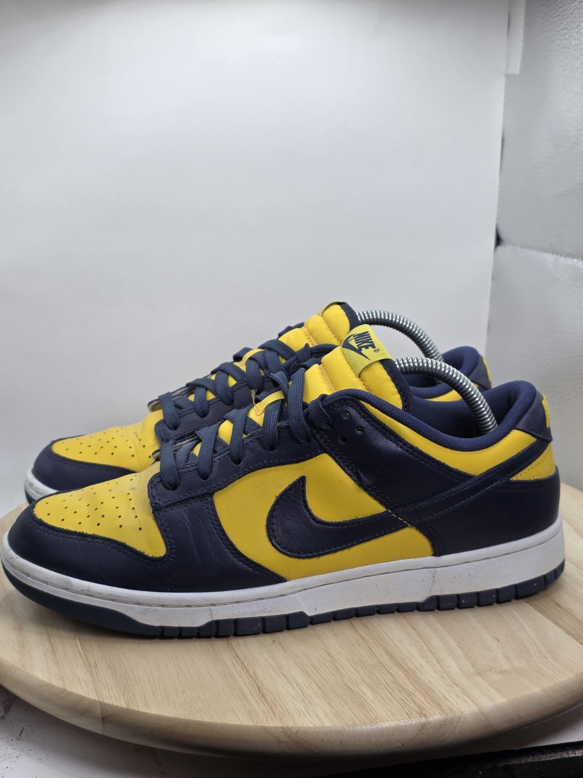 mens size 9 nike dunk low michigan 2021 yellow/blue colorblock low top mens size 9 nike dunk low michigan 2021 yellow/blue colorblock low top