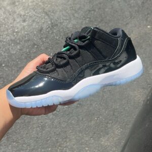 air jordan 11 low space jam