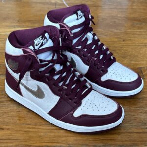jordan air jordan 1 retro high og bordeaux high top 555088 611 red/black 2021