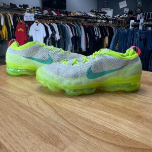 nike air vapormax 2023 flyknit vast grey volt men’s size 12