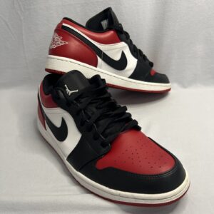 jordan air jordan 1 low bred toe red black white leather sneaker 553558 612. m1