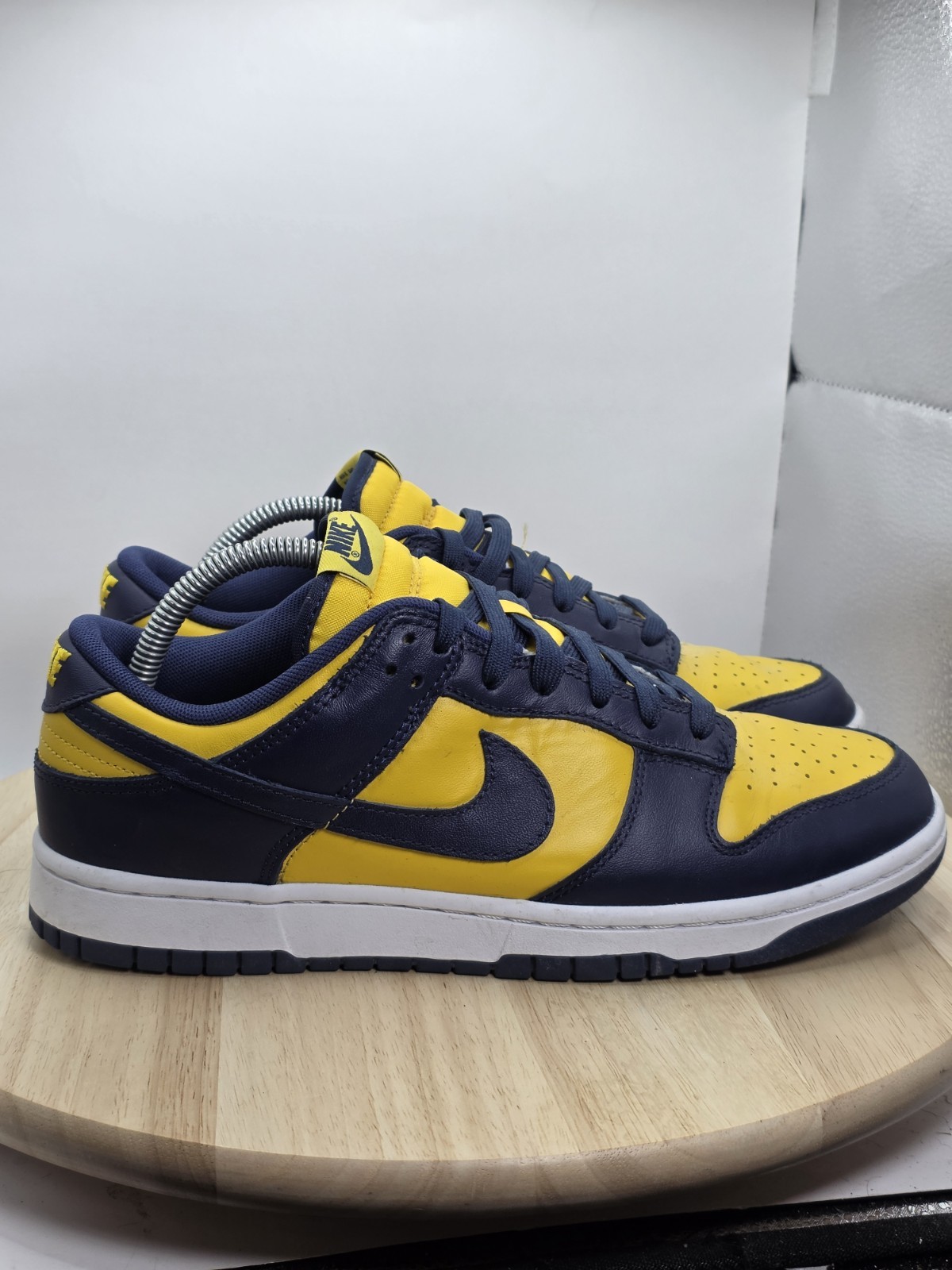 mens size 9 nike dunk low michigan 2021 yellow/blue colorblock low top mens size 9 nike dunk low michigan 2021 yellow/blue colorblock low top