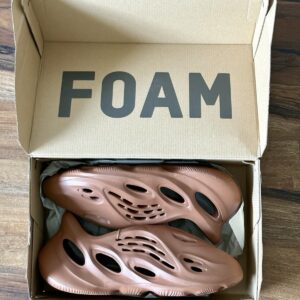 adidas yeezy foam runner rnr clay red men size 11 ships next day