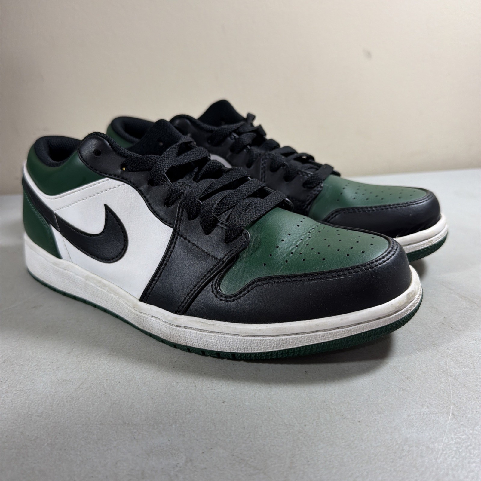 air jordan 1 low green toe – 8.5, good condition air jordan 1 low green toe – 8.5, good condition