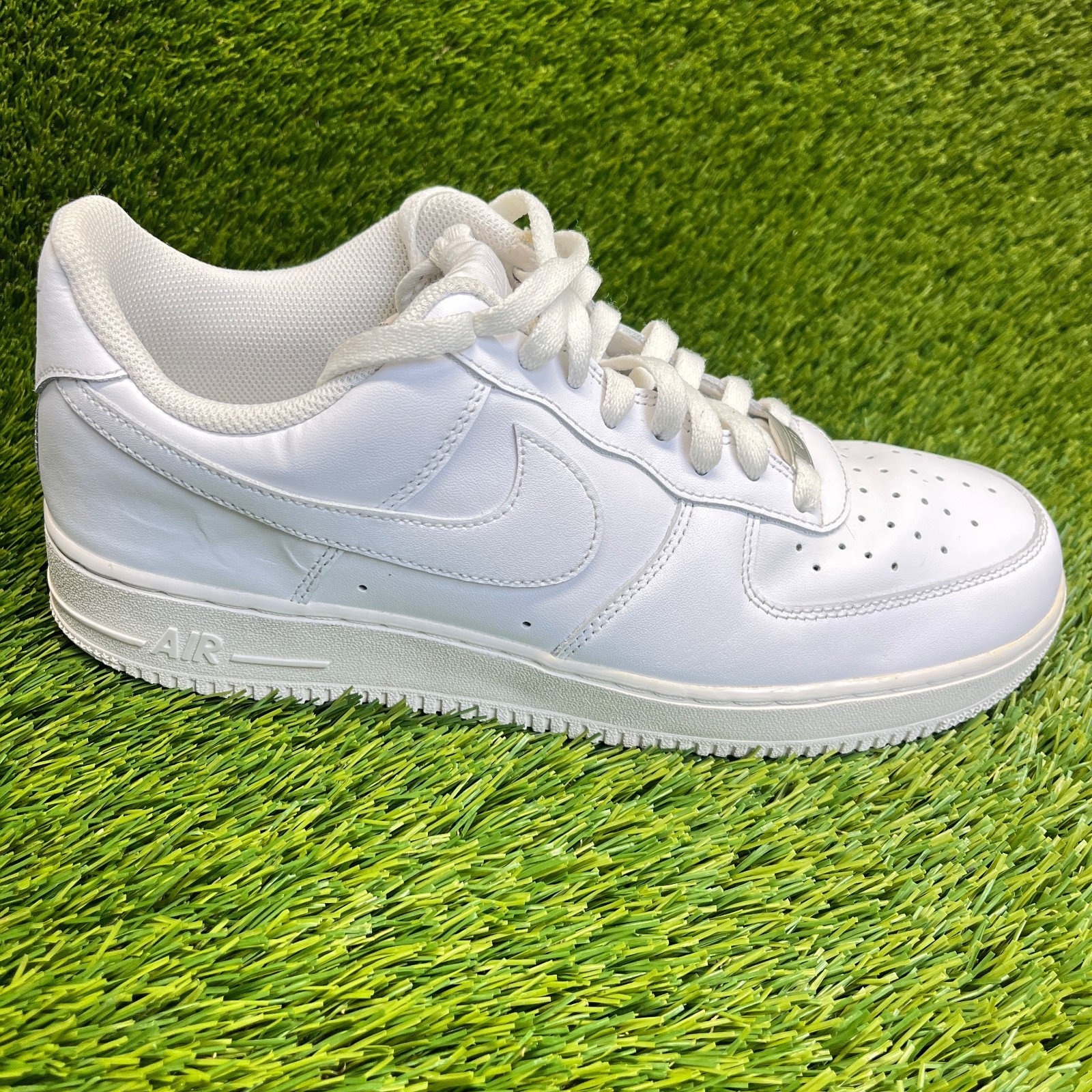 nike air force 1 '07 low mens size 11 white athletic lifestyle shoes sneakers nike air force 1 '07 low mens size 11 white athletic lifestyle shoes sneakers