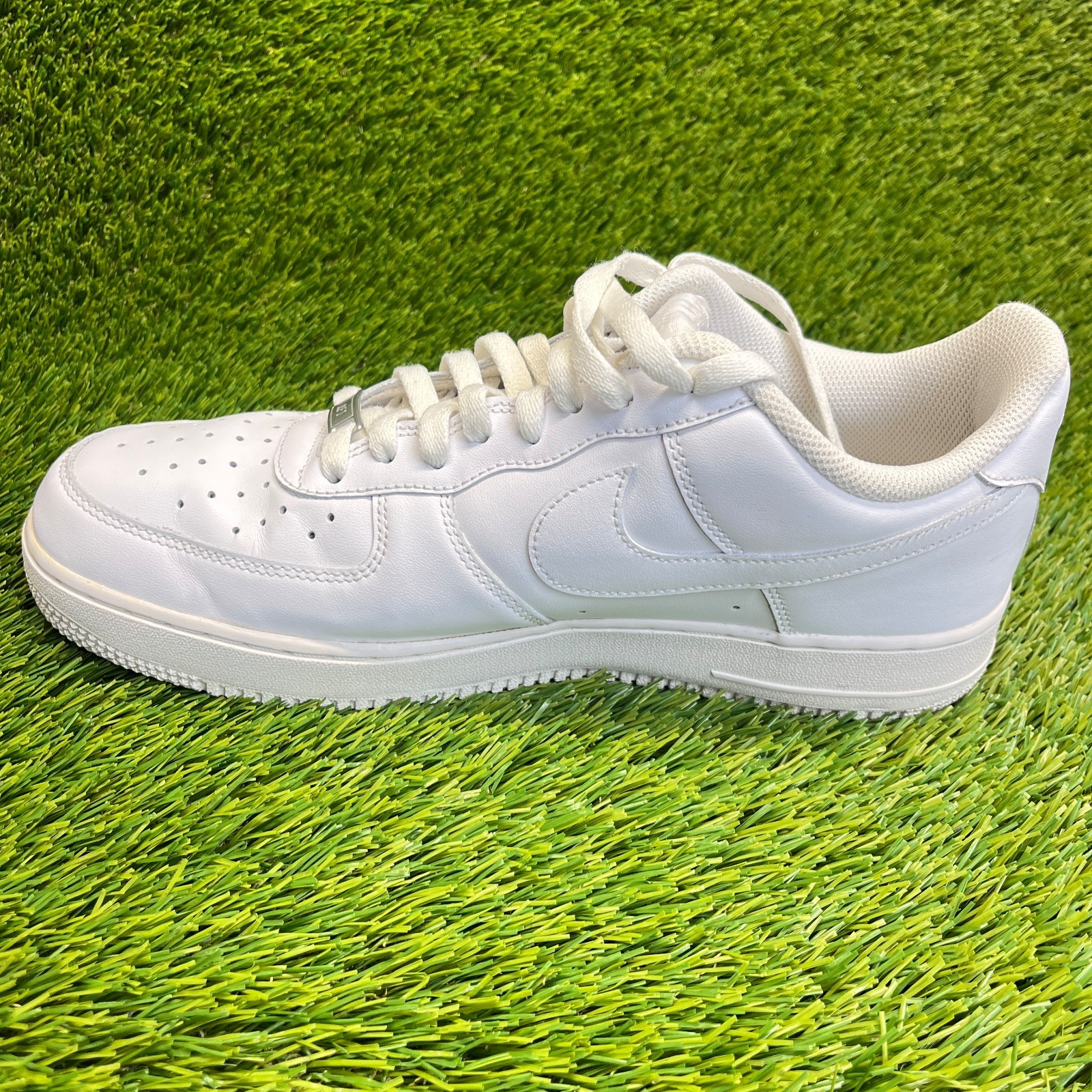 nike air force 1 '07 low mens size 11 white athletic lifestyle shoes sneakers nike air force 1 '07 low mens size 11 white athletic lifestyle shoes sneakers