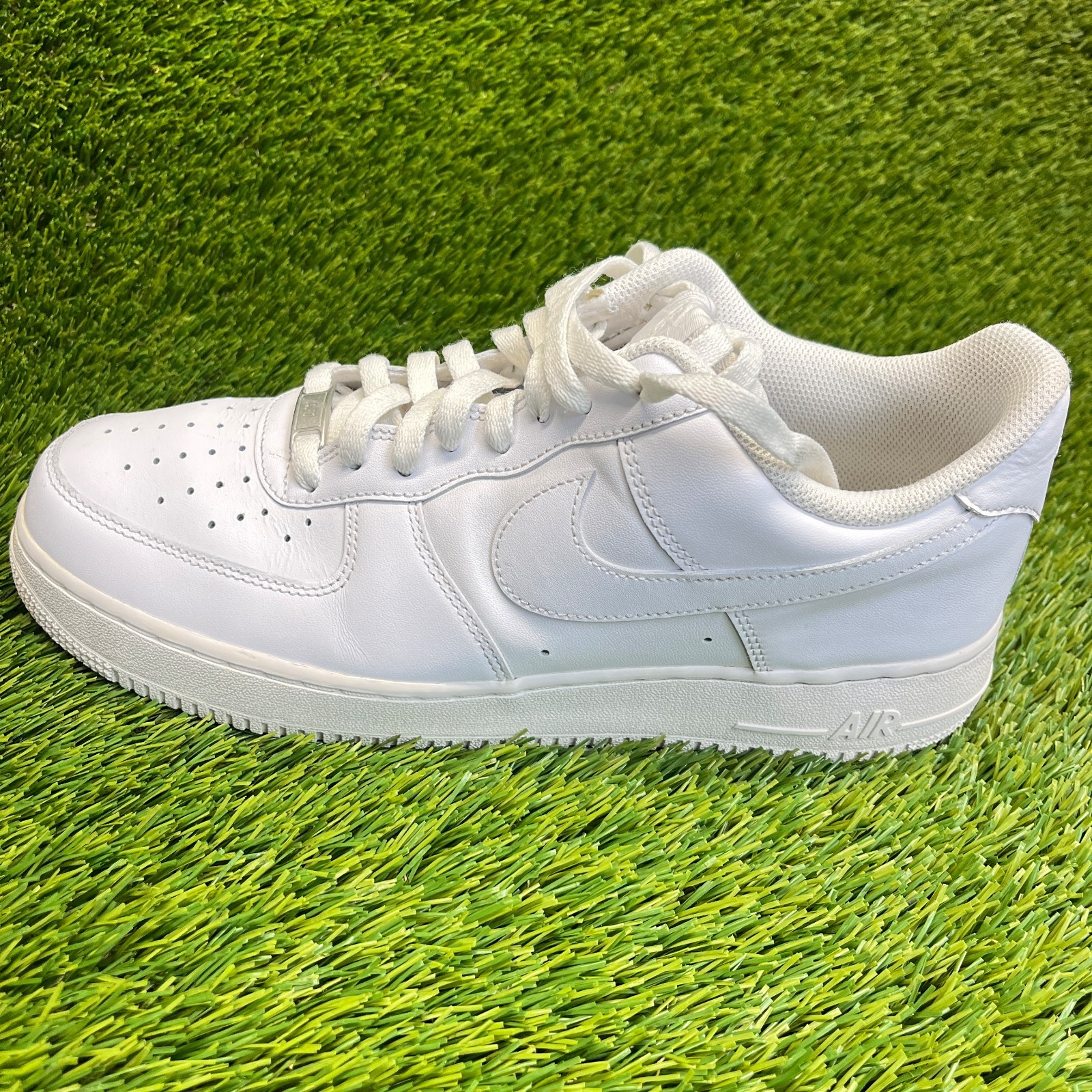 nike air force 1 '07 low mens size 11 white athletic lifestyle shoes sneakers nike air force 1 '07 low mens size 11 white athletic lifestyle shoes sneakers