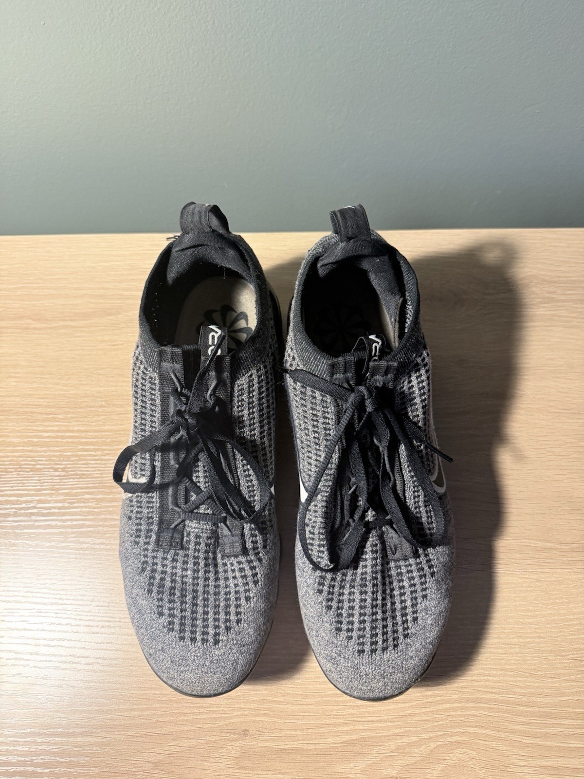 nike air vapormax 2021 flyknit oreo dc9394 001 men's gray black sneakers nike air vapormax 2021 flyknit oreo dc9394 001 men's gray black sneakers