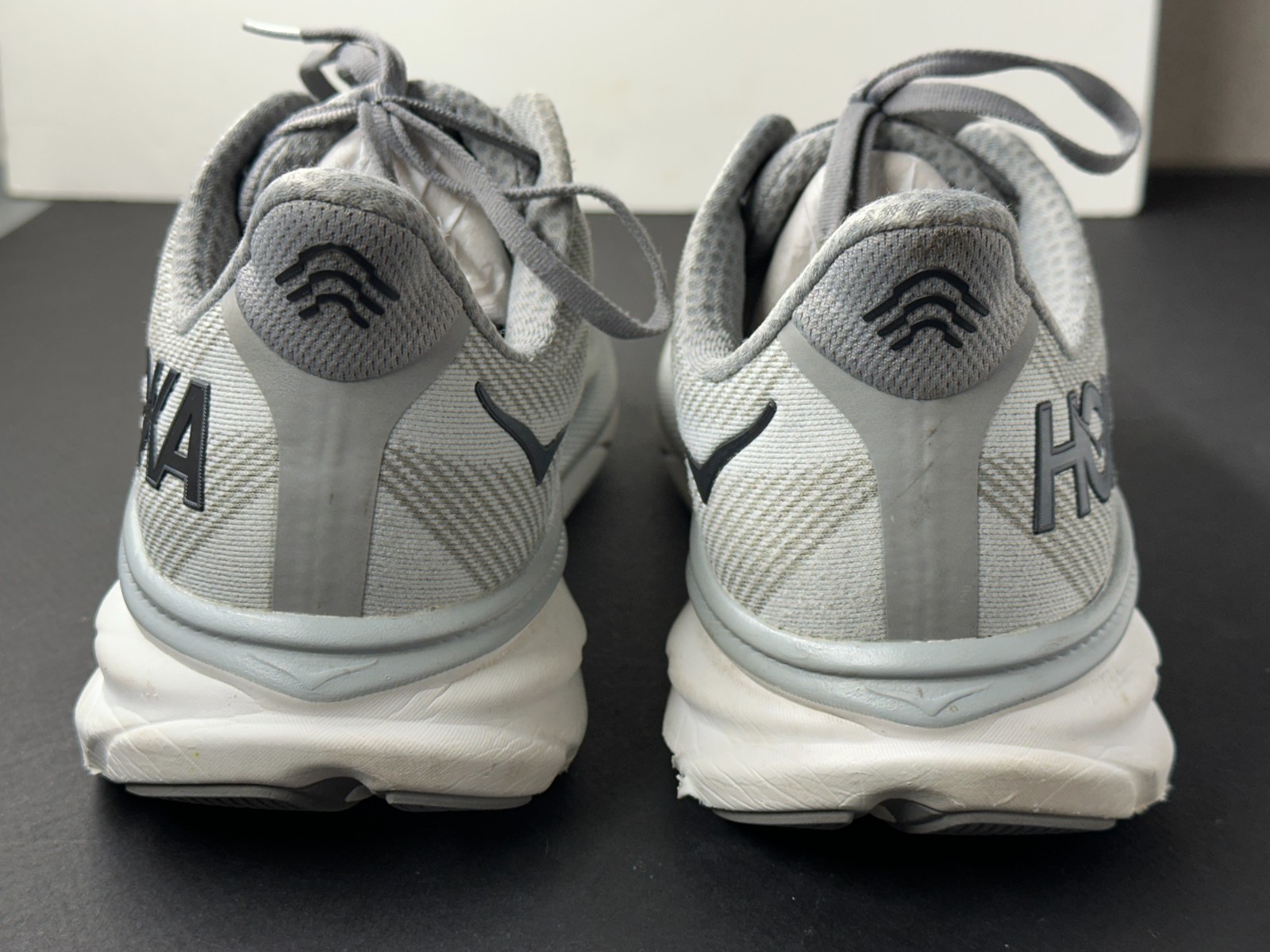 mens hoka clifton 9 size 12d gray w/ light blue trim shoe sneaker unused insoles mens hoka clifton 9 size 12d gray w/ light blue trim shoe sneaker unused insoles