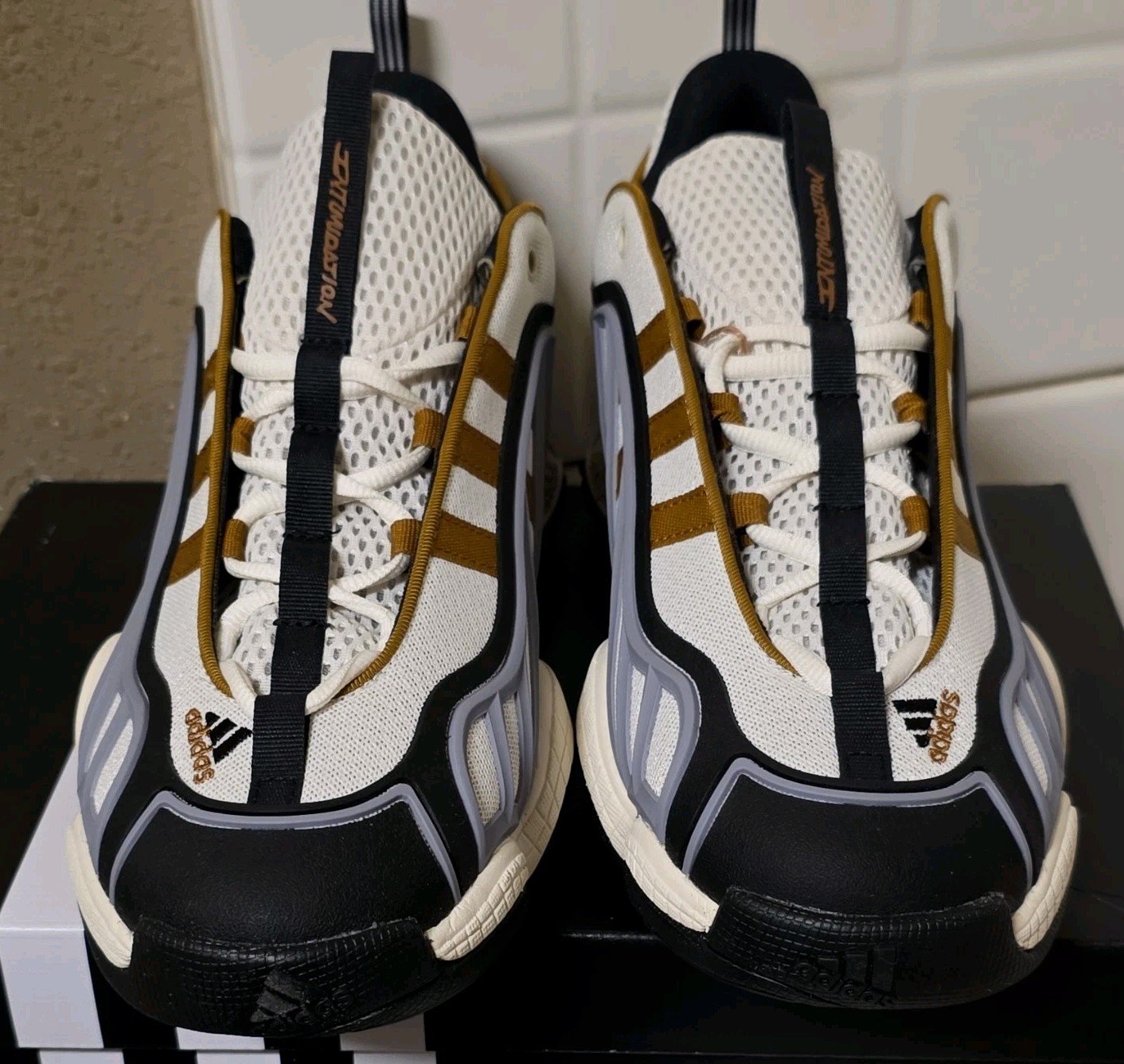 adidas intimidation low white black gold athletic shoes mens 11 new jr8218 adidas intimidation low white black gold athletic shoes mens 11 new jr8218