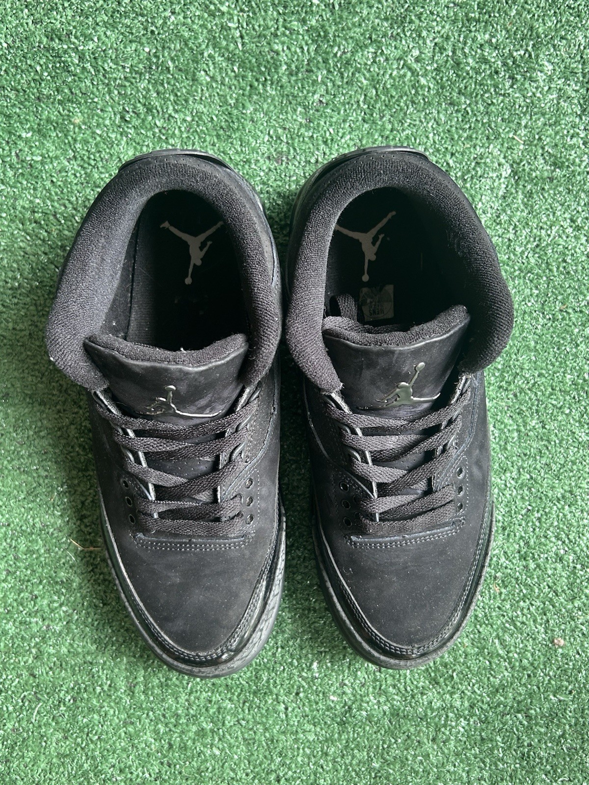 size 8 jordan 3 black cat 2025 worn lightly clean size 8 jordan 3 black cat 2025 worn lightly clean