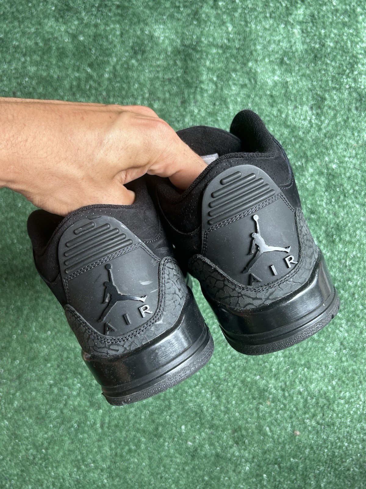 size 8 jordan 3 black cat 2025 worn lightly clean size 8 jordan 3 black cat 2025 worn lightly clean