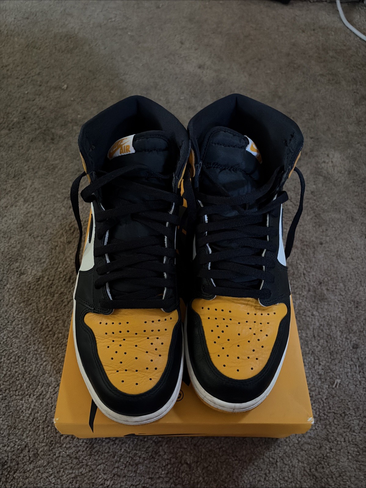 air jordan 1 high yellow toe size 11.5 used w/box air jordan 1 high yellow toe size 11.5 used w/box