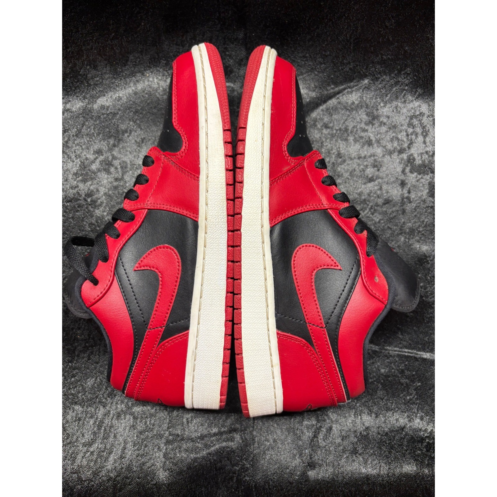 nike air jordan 1 low bred toe red black white sneakers 553558 612 nike air jordan 1 low bred toe red black white sneakers 553558 612