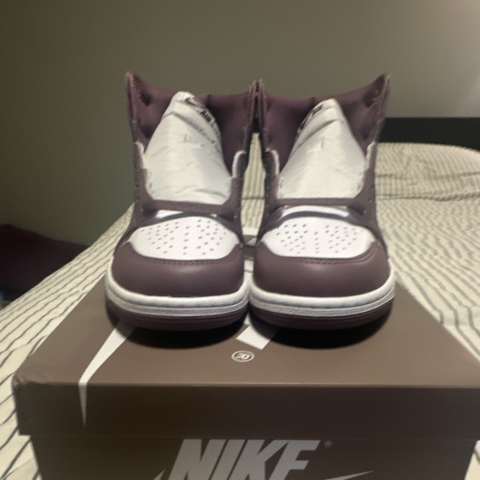 jordan air jordan 1 retro high og white/sky j mauve leather high top dz5485 105 jordan air jordan 1 retro high og white/sky j mauve leather high top dz5485 105
