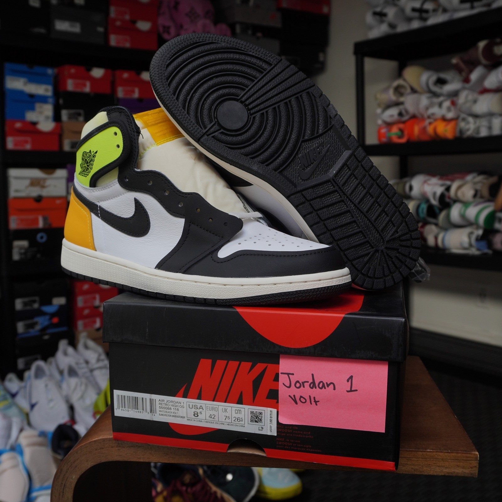 size 8.5m/10w jordan 1 retro high white black volt university gold 555088 118 size 8.5m/10w jordan 1 retro high white black volt university gold 555088 118