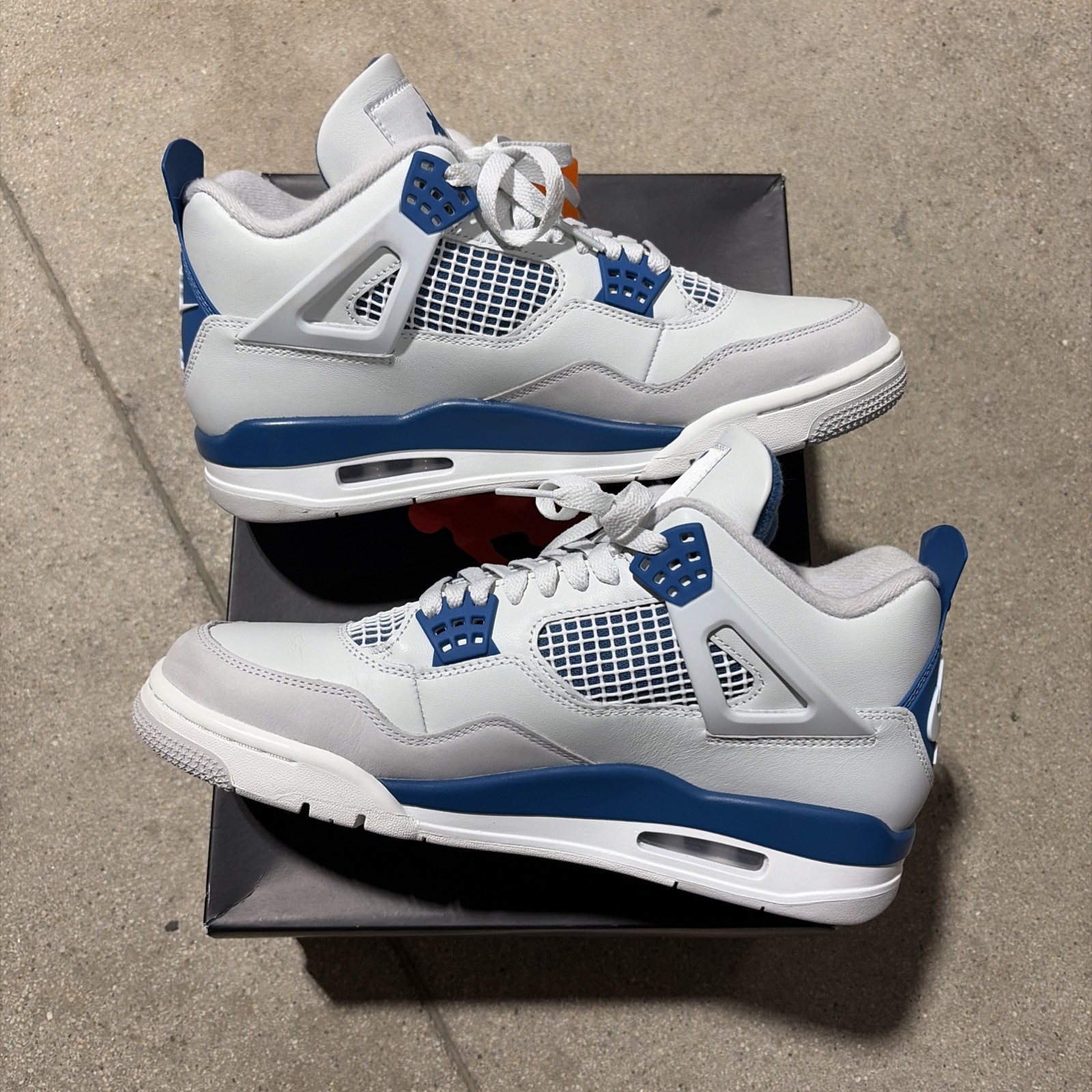 size 9.5 air jordan 4 military blue gently worn ships now size 9.5 air jordan 4 military blue gently worn ships now