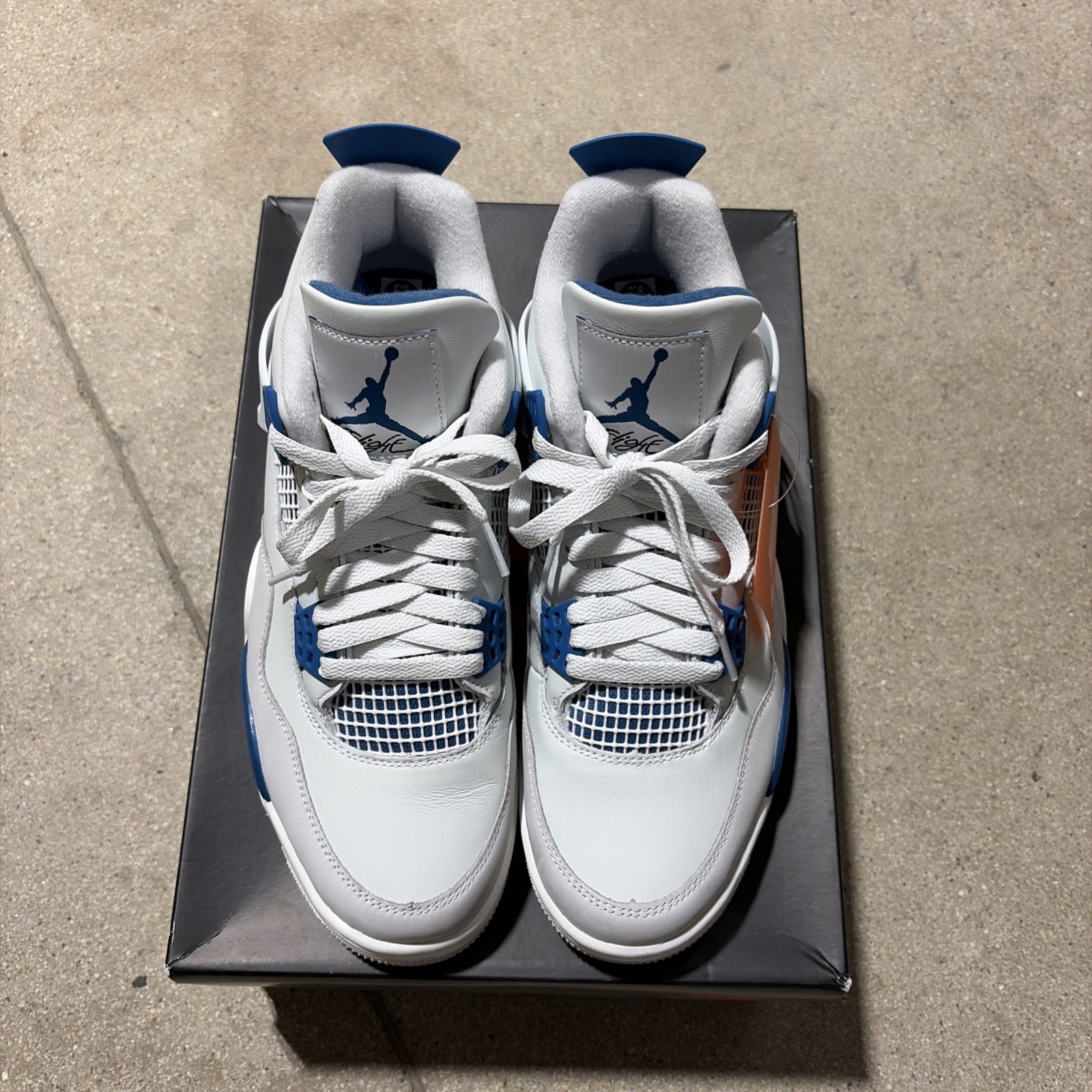 size 9.5 air jordan 4 military blue gently worn ships now size 9.5 air jordan 4 military blue gently worn ships now