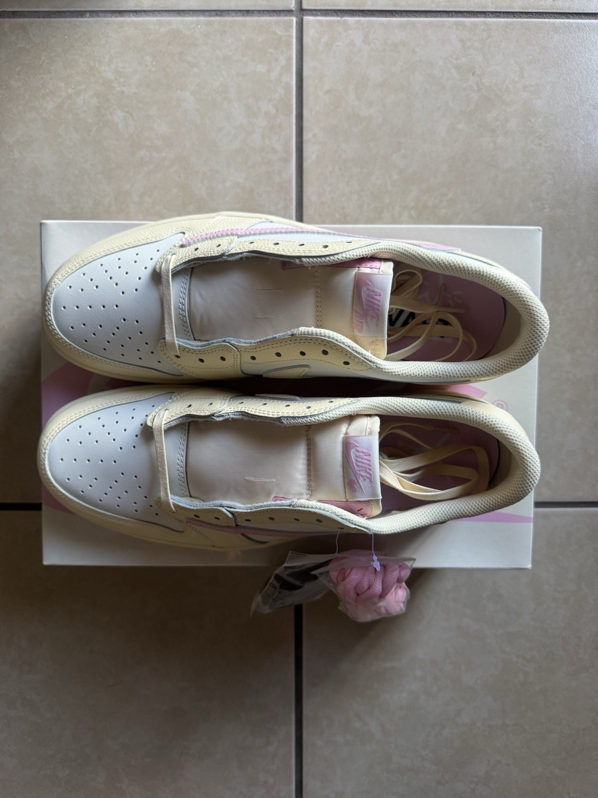 travis scott x air jordan 1 low og sp shy pink iq7604 100 11.5 travis scott x air jordan 1 low og sp shy pink iq7604 100 11.5