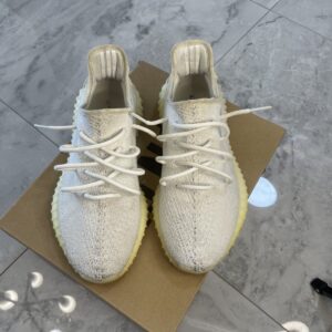 size 9.5 adidas yeezy boost 350 v2 low cream white / triple white