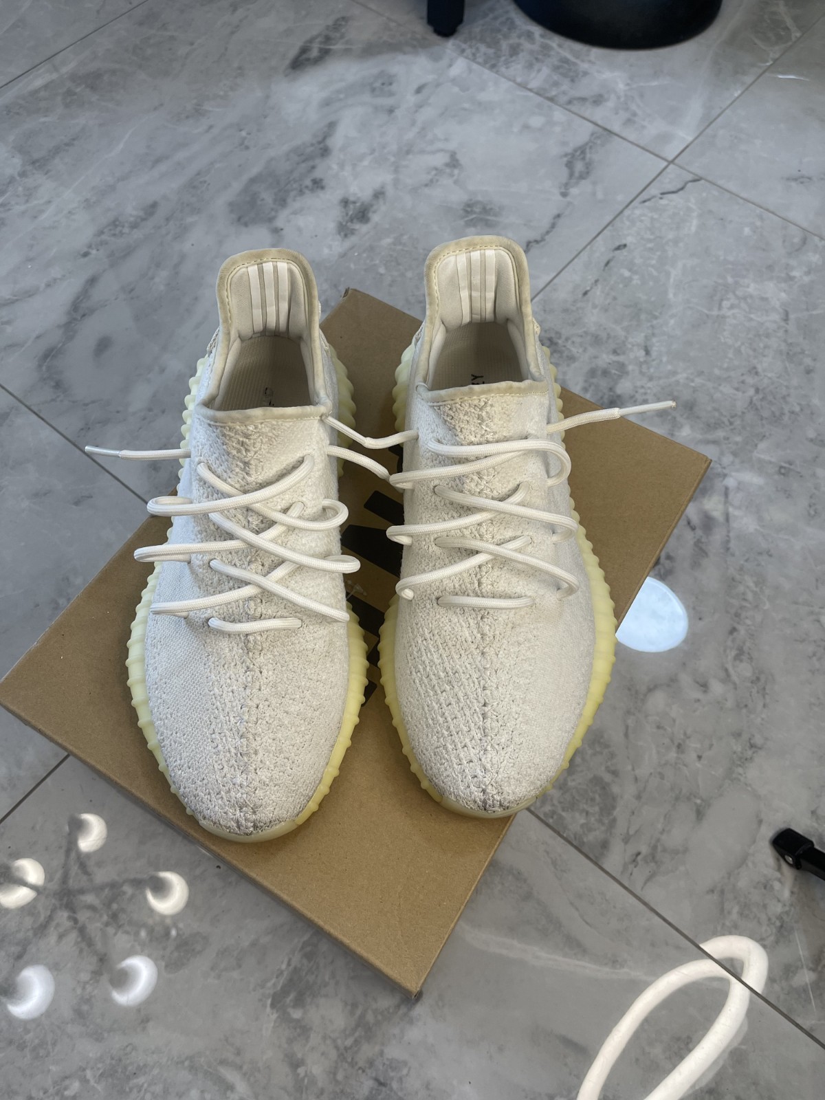 size 9.5 adidas yeezy boost 350 v2 low cream white / triple white size 9.5 adidas yeezy boost 350 v2 low cream white / triple white