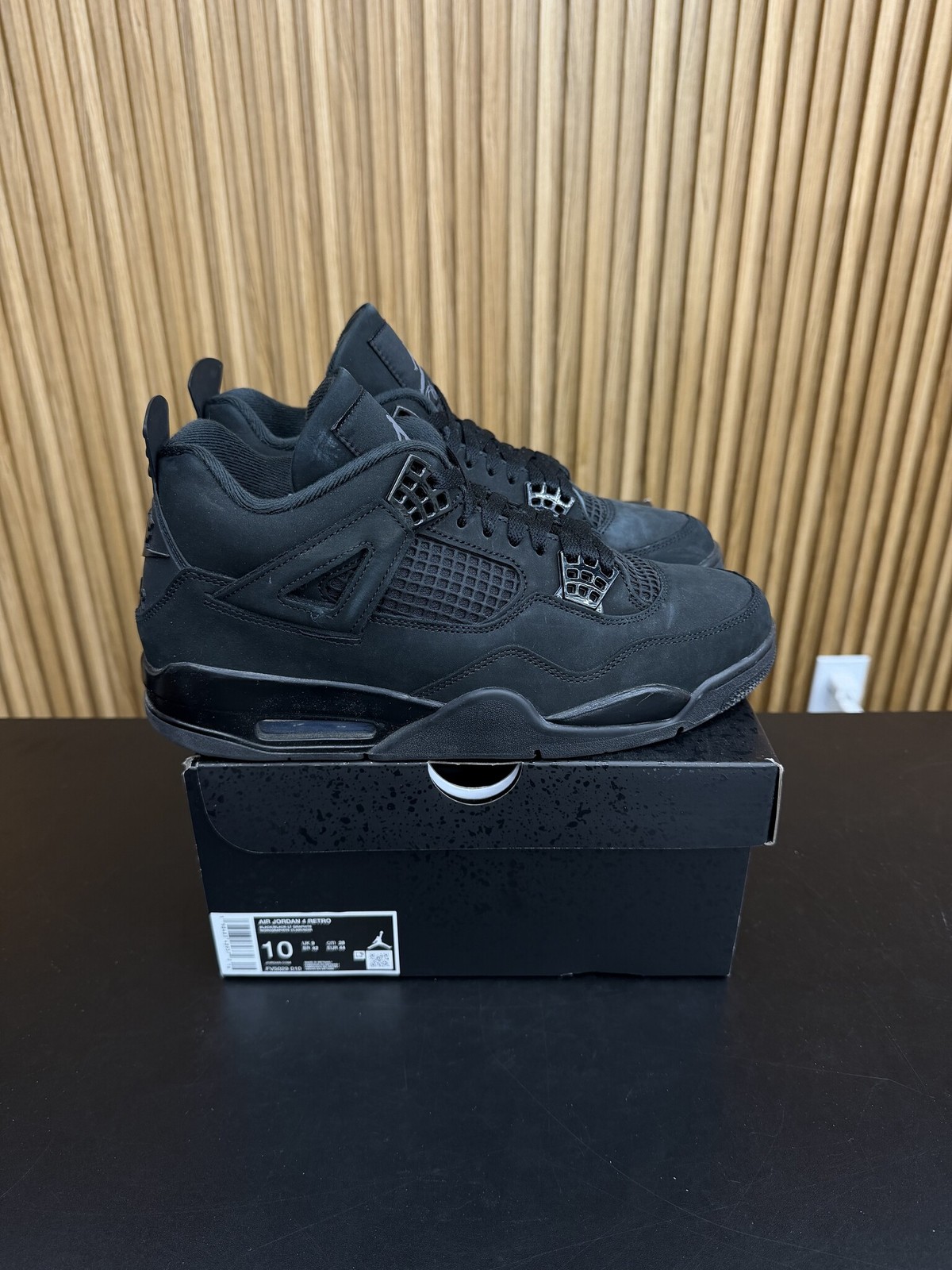 jordan 4 retro black cat (2025) size 10, preowned r jordan 4 retro black cat (2025) size 10, preowned r