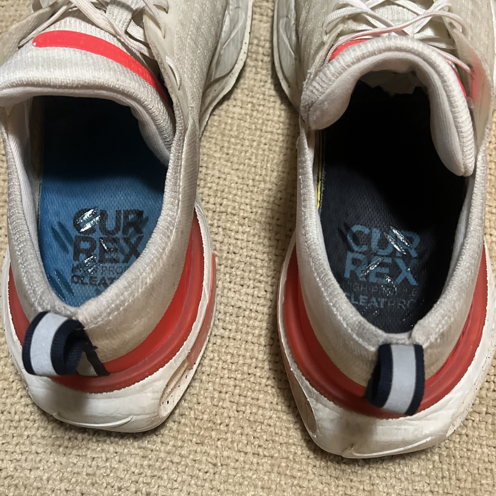 nike zoomx invincible run fk 3 white/obsidian oatmeal size 10.5 free shipp nike zoomx invincible run fk 3 white/obsidian oatmeal size 10.5 free shipp