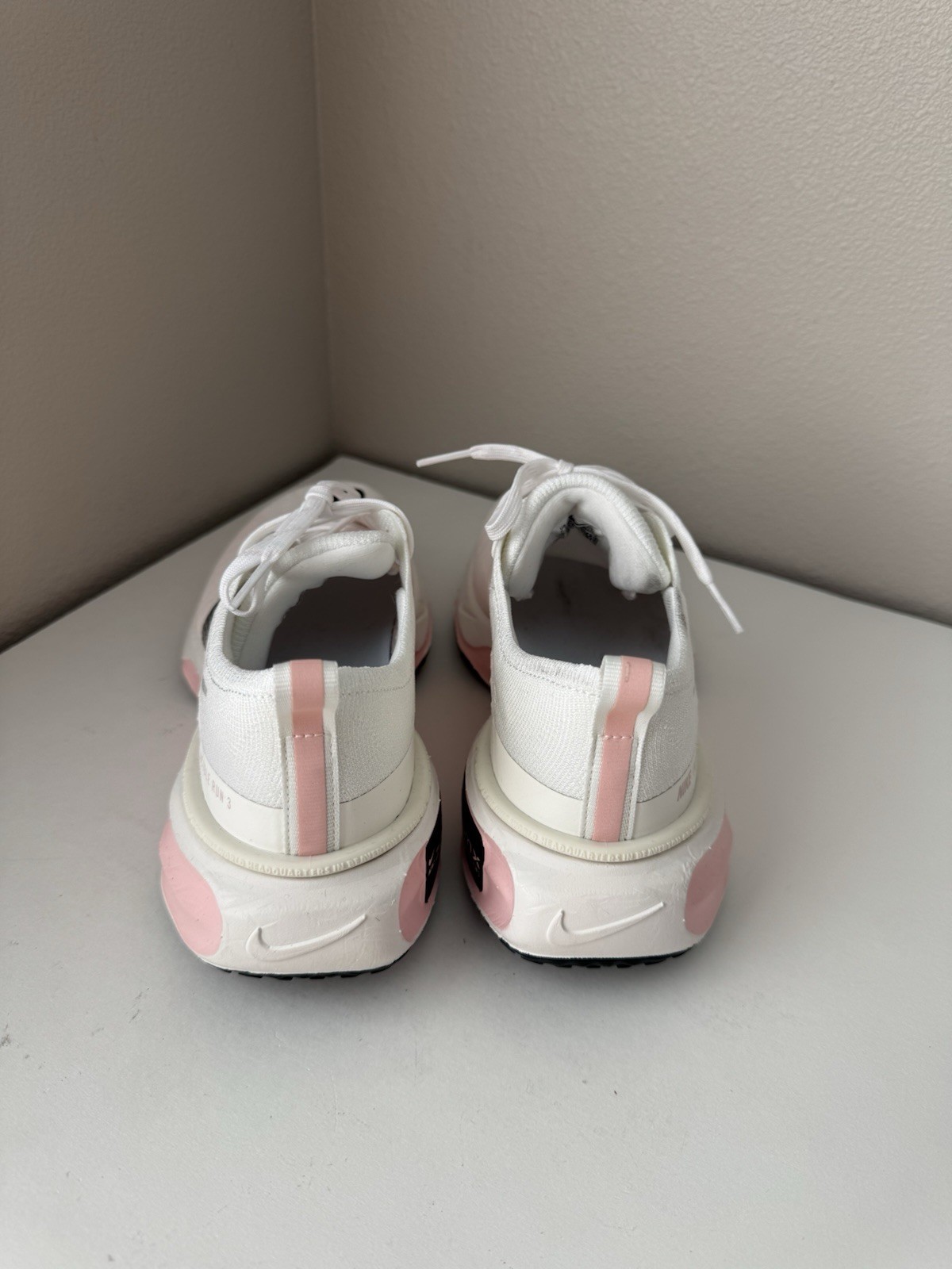 nike zoomx invincible run fk 3 size women’s 7.5 nike zoomx invincible run fk 3 size women’s 7.5