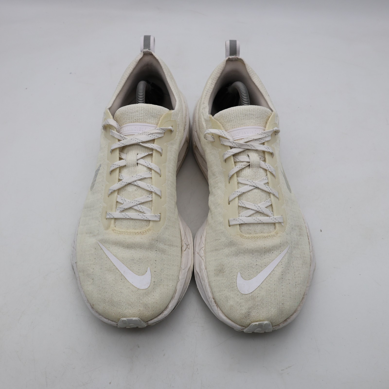 nike zoomx invincible run flyknit 3 men's size 12 white running shoes sneakers nike zoomx invincible run flyknit 3 men's size 12 white running shoes sneakers