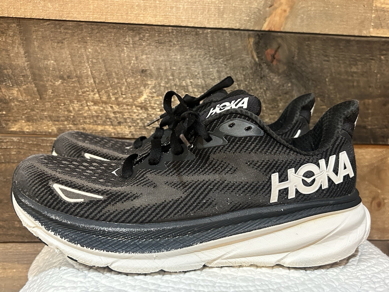 hoka one one clifton 9 black/white running shoe's men's size 10d 1127895bwht hoka one one clifton 9 black/white running shoe's men's size 10d 1127895bwht