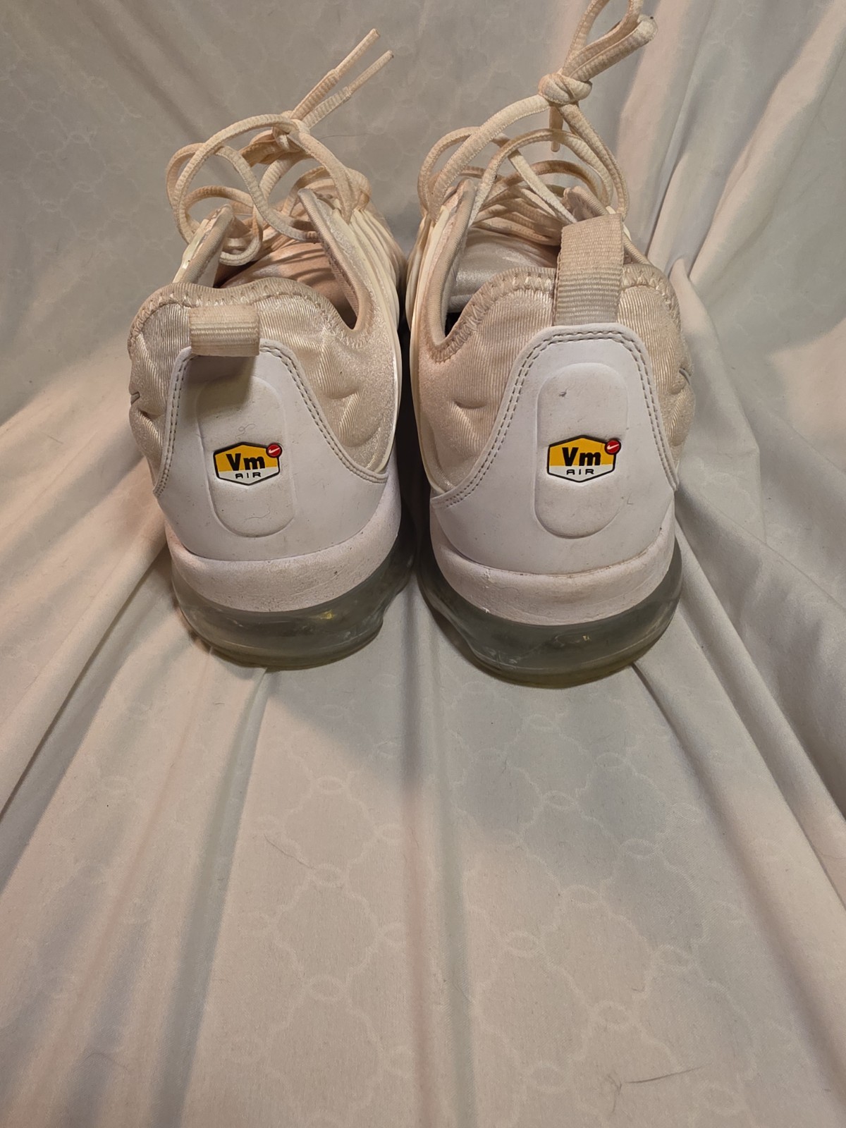 nike air vapormax plus size us 11.5 924453 100 triple white nike air vapormax plus size us 11.5 924453 100 triple white
