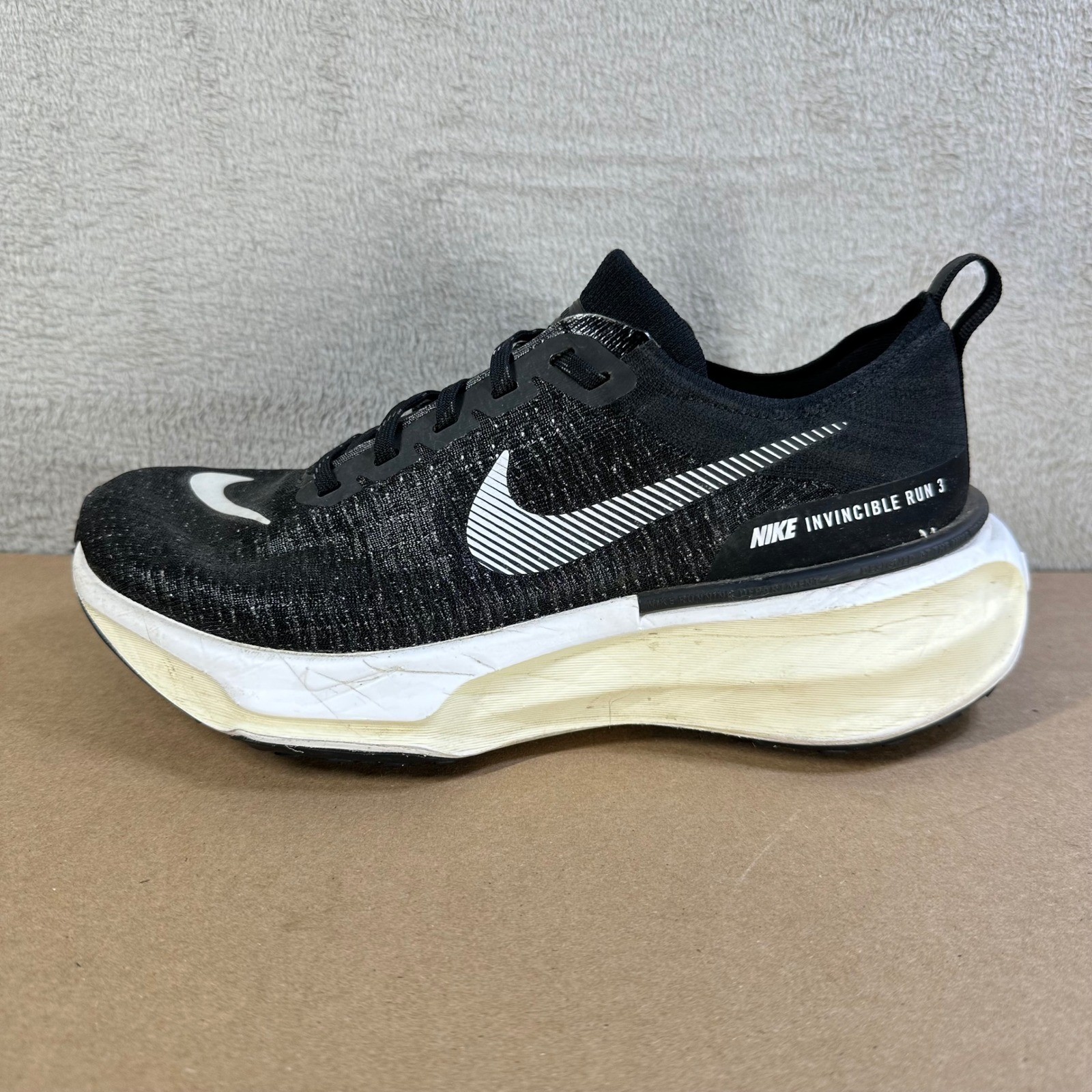nike invincible run 3 mens running shoes black white zoomx dr2615 001 nike invincible run 3 mens running shoes black white zoomx dr2615 001