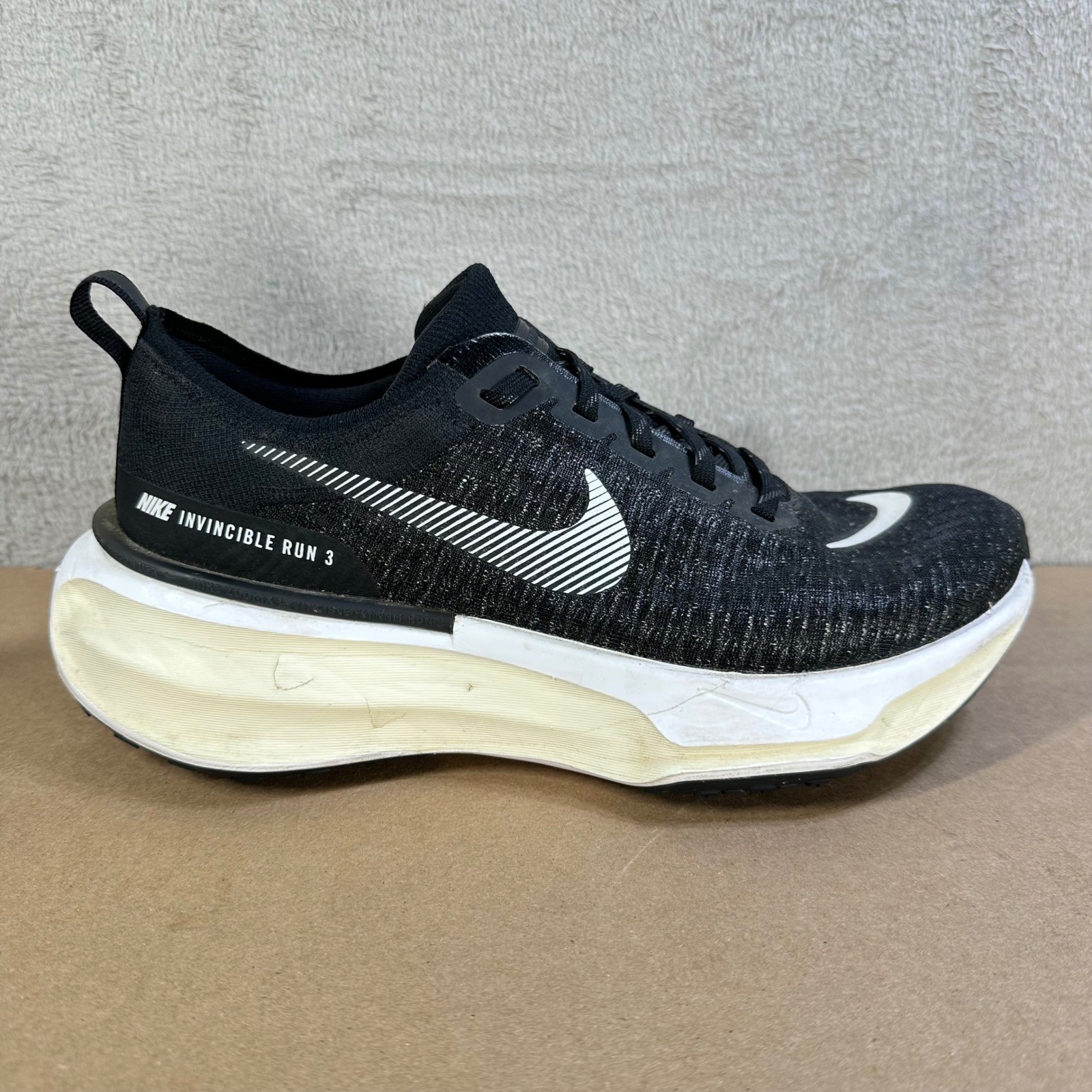 nike invincible run 3 mens running shoes black white zoomx dr2615 001 nike invincible run 3 mens running shoes black white zoomx dr2615 001