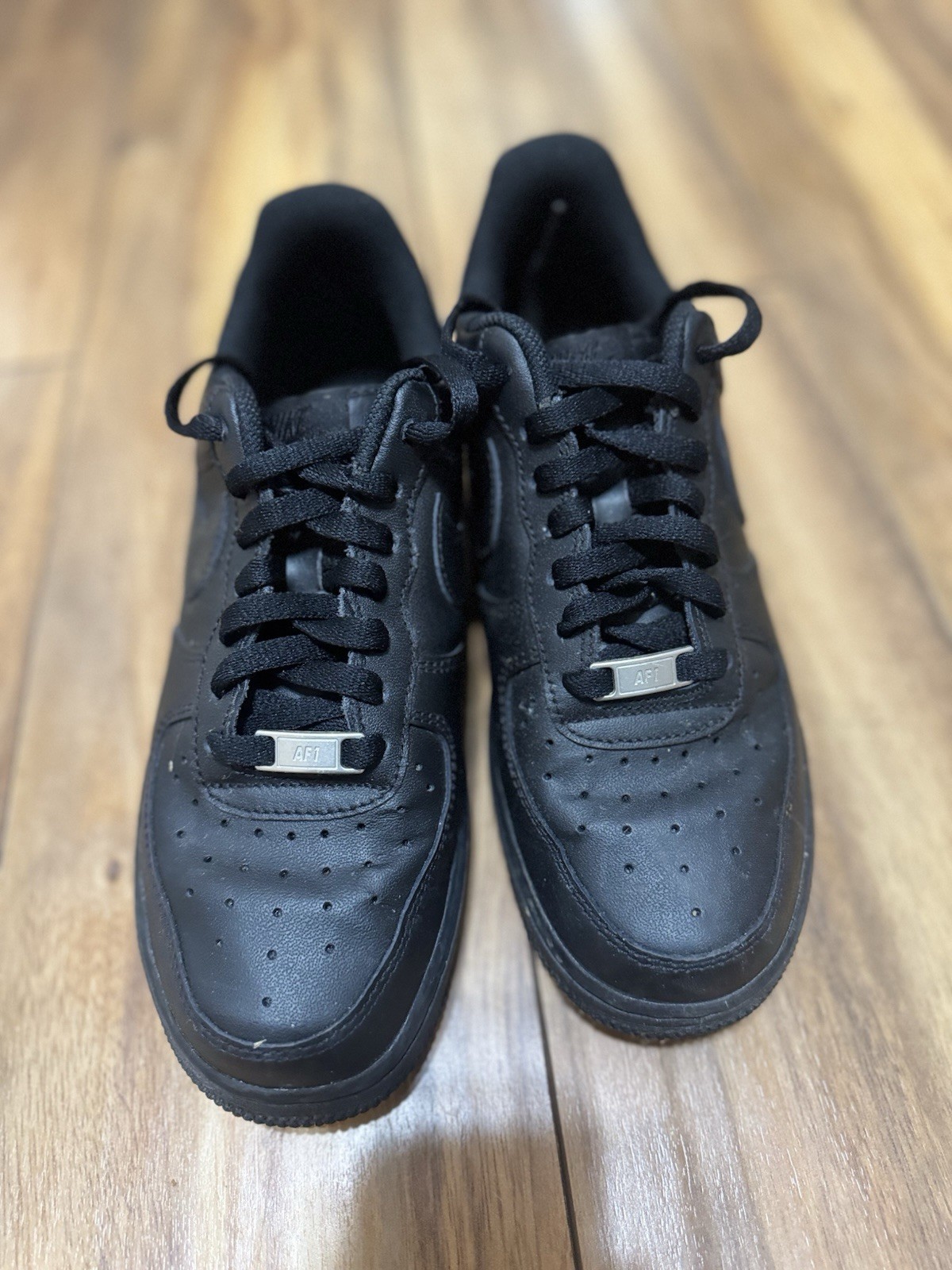 nike air force 1 '07 low triple black leather lace up sneakers size 7 men’s nike air force 1 '07 low triple black leather lace up sneakers size 7 men’s