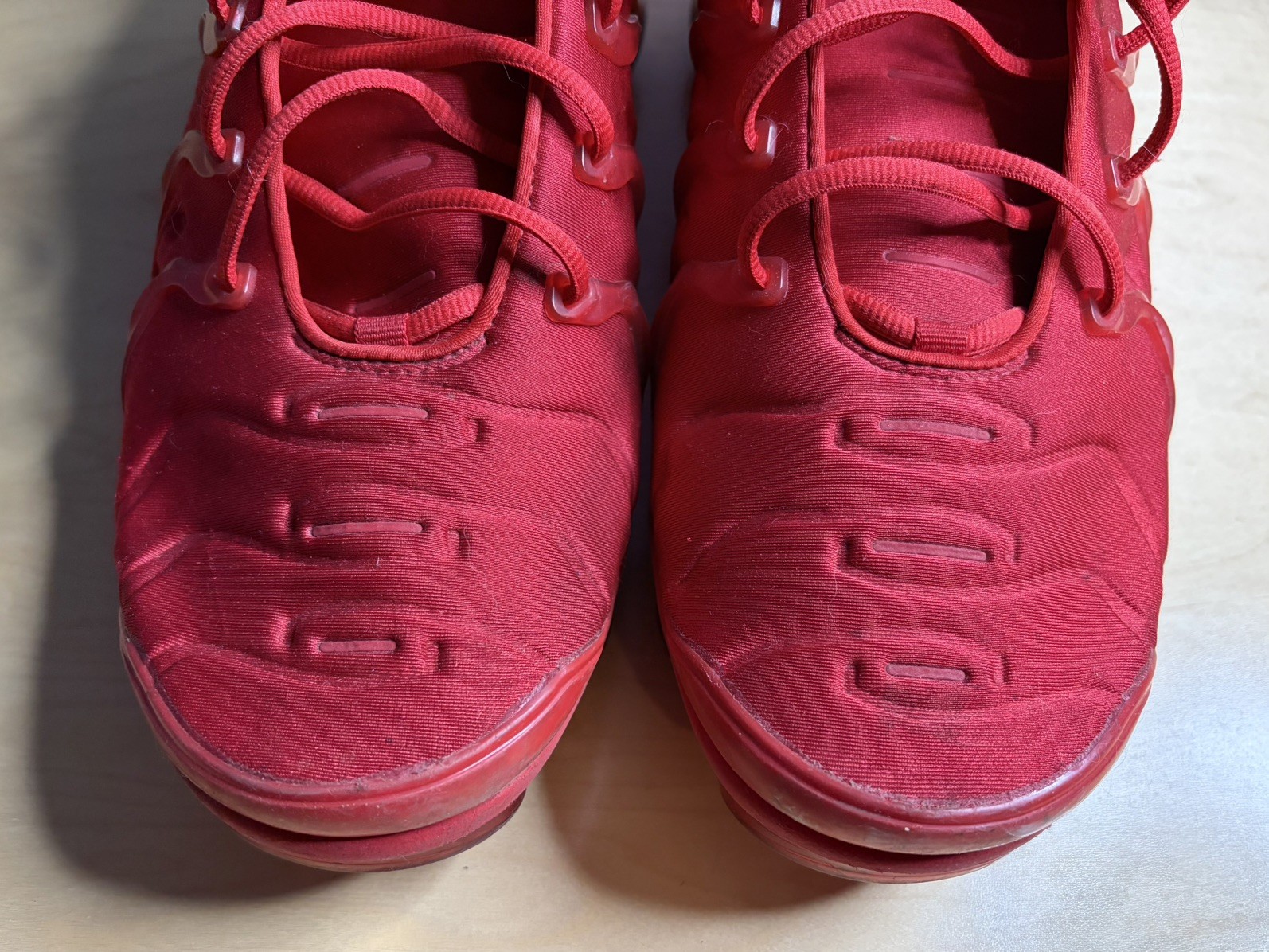 nike air vapormax plus running shoes mens size 13 red cw6973 600 nike air vapormax plus running shoes mens size 13 red cw6973 600