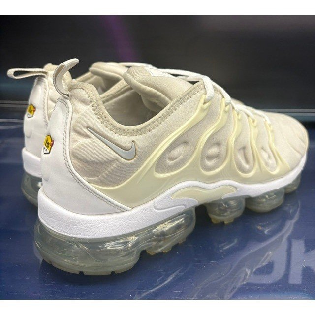 nike air vapormax plus white (2020) 924453 100 mens sneakers size 10.5 nike air vapormax plus white (2020) 924453 100 mens sneakers size 10.5