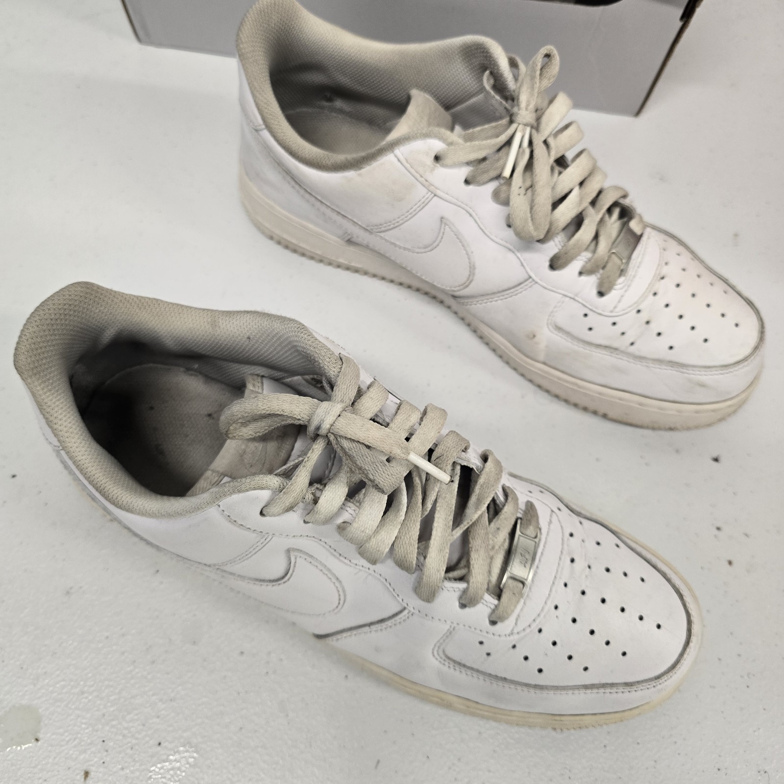 nike air force 1 low top men's size 11 leather sneakers triple white cw2288 111 nike air force 1 low top men's size 11 leather sneakers triple white cw2288 111