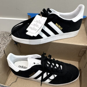 adidas gazelle men’s black/running white lace up low top sneakers bb5476