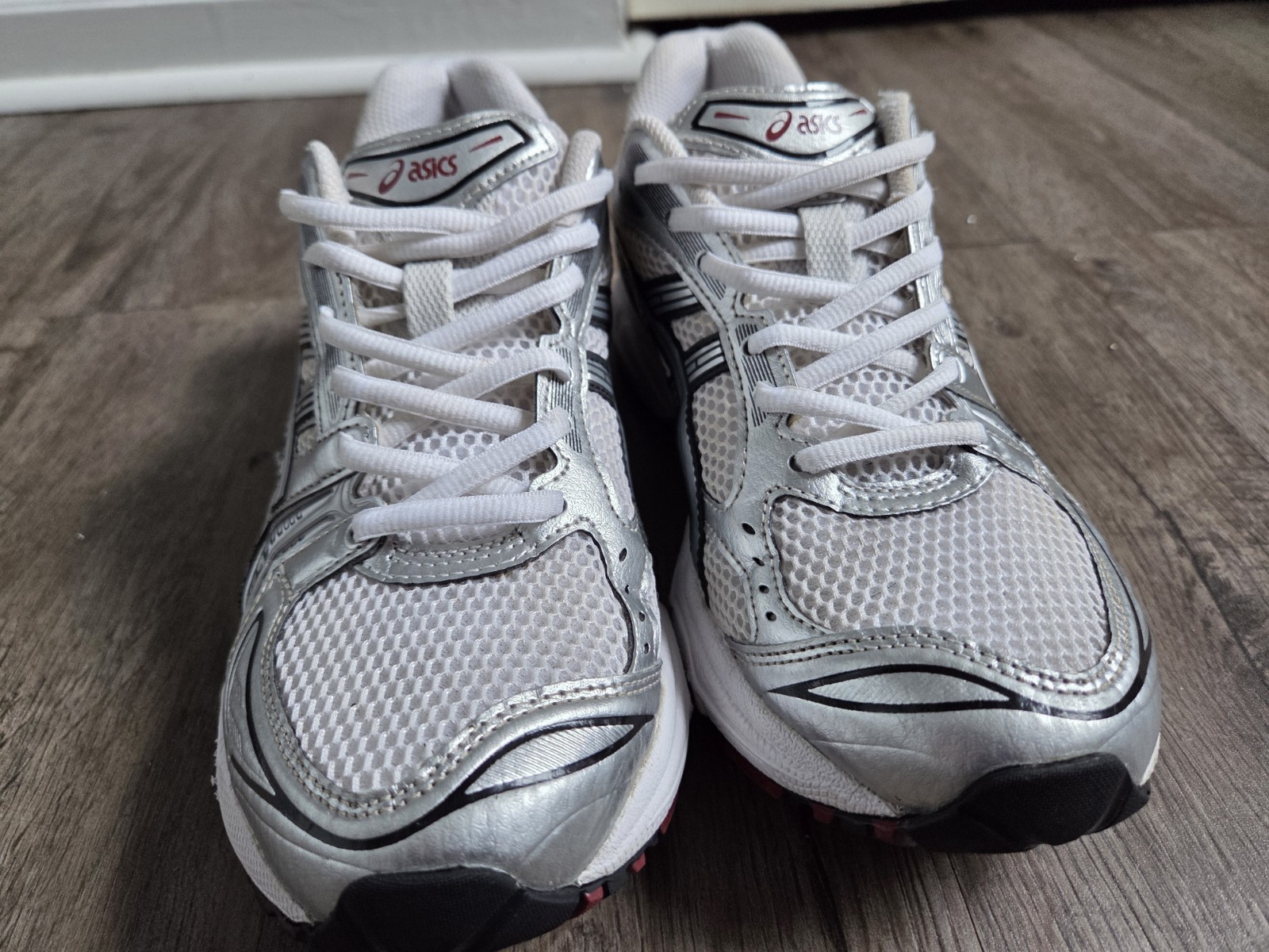 asics gel kayano 14 low top lace up mesh sneaker silver/white/red/black asics gel kayano 14 low top lace up mesh sneaker silver/white/red/black