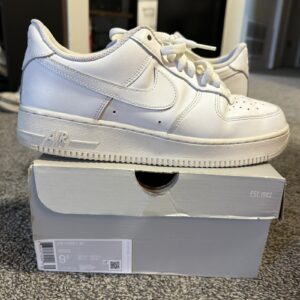 nike air force 1 '07men’s size 9.5 low triple white leather sneakers 315122 111