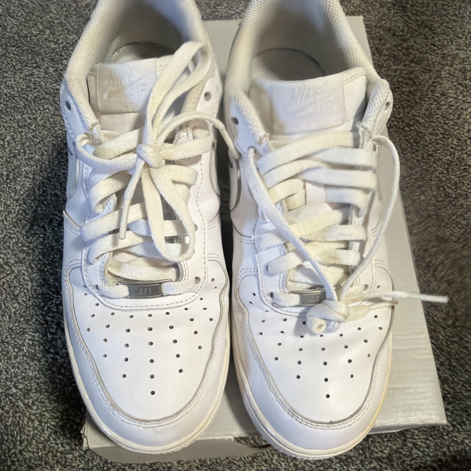 nike air force 1 '07men’s size 9.5 low triple white leather sneakers 315122 111 nike air force 1 '07men’s size 9.5 low triple white leather sneakers 315122 111