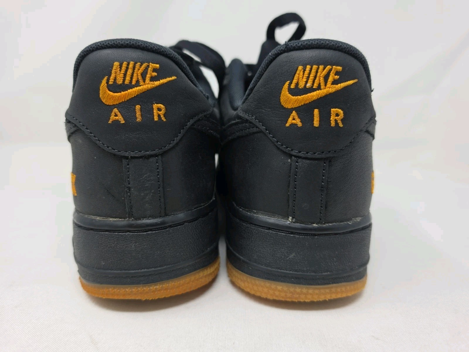 nike air force 1 gore tex gtx low black 10 mens pre owned good condition nike air force 1 gore tex gtx low black 10 mens pre owned good condition