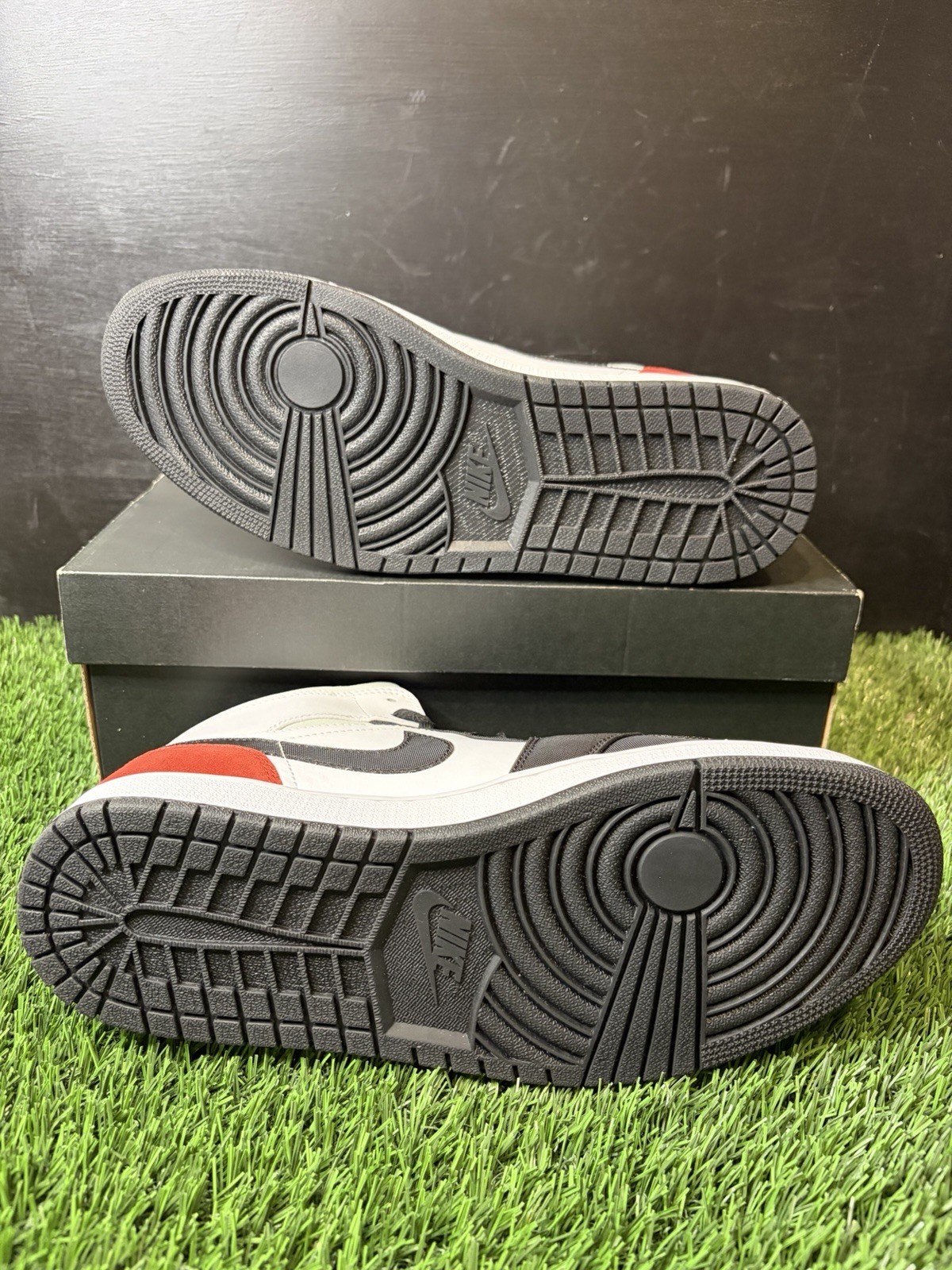 air jordan 1 mid se white track red black igloo size 11 852542 100 new air jordan 1 mid se white track red black igloo size 11 852542 100 new