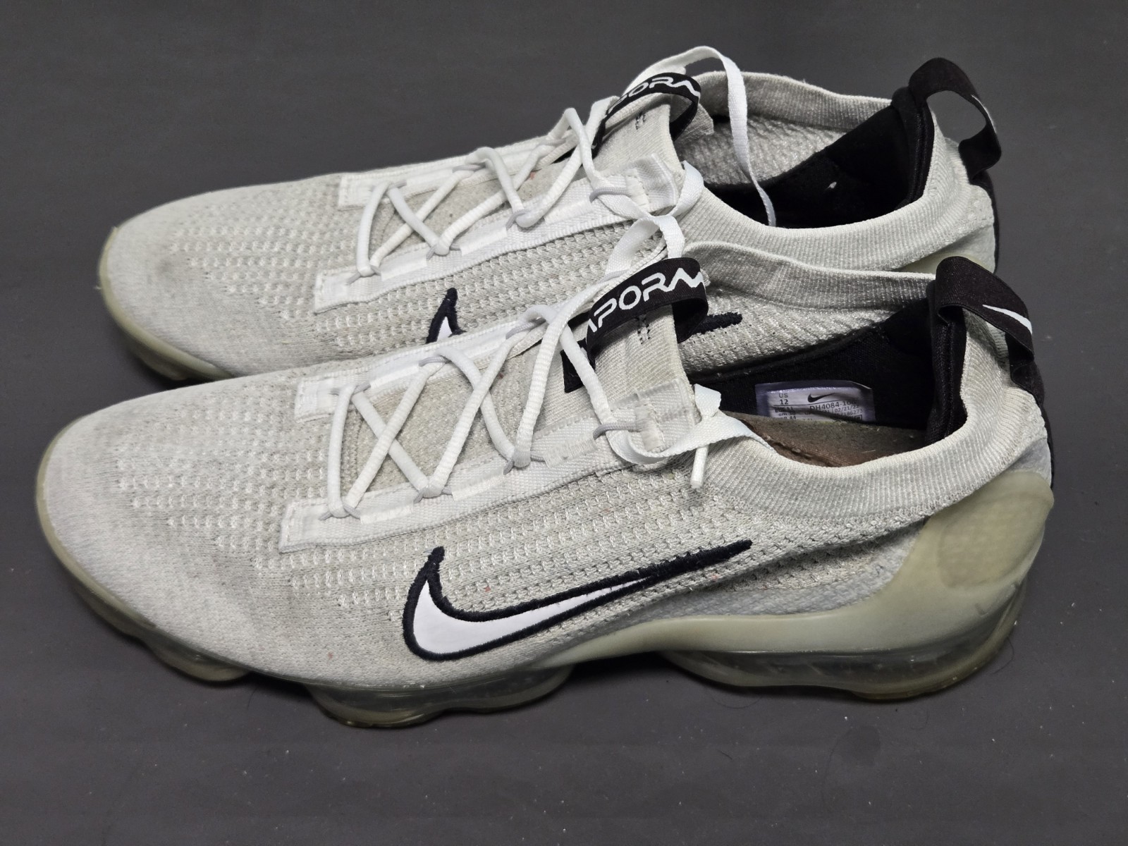 nike air vapormax 2021 flyknit sneakers gray/white/black dh4084 100 size 12 nike air vapormax 2021 flyknit sneakers gray/white/black dh4084 100 size 12