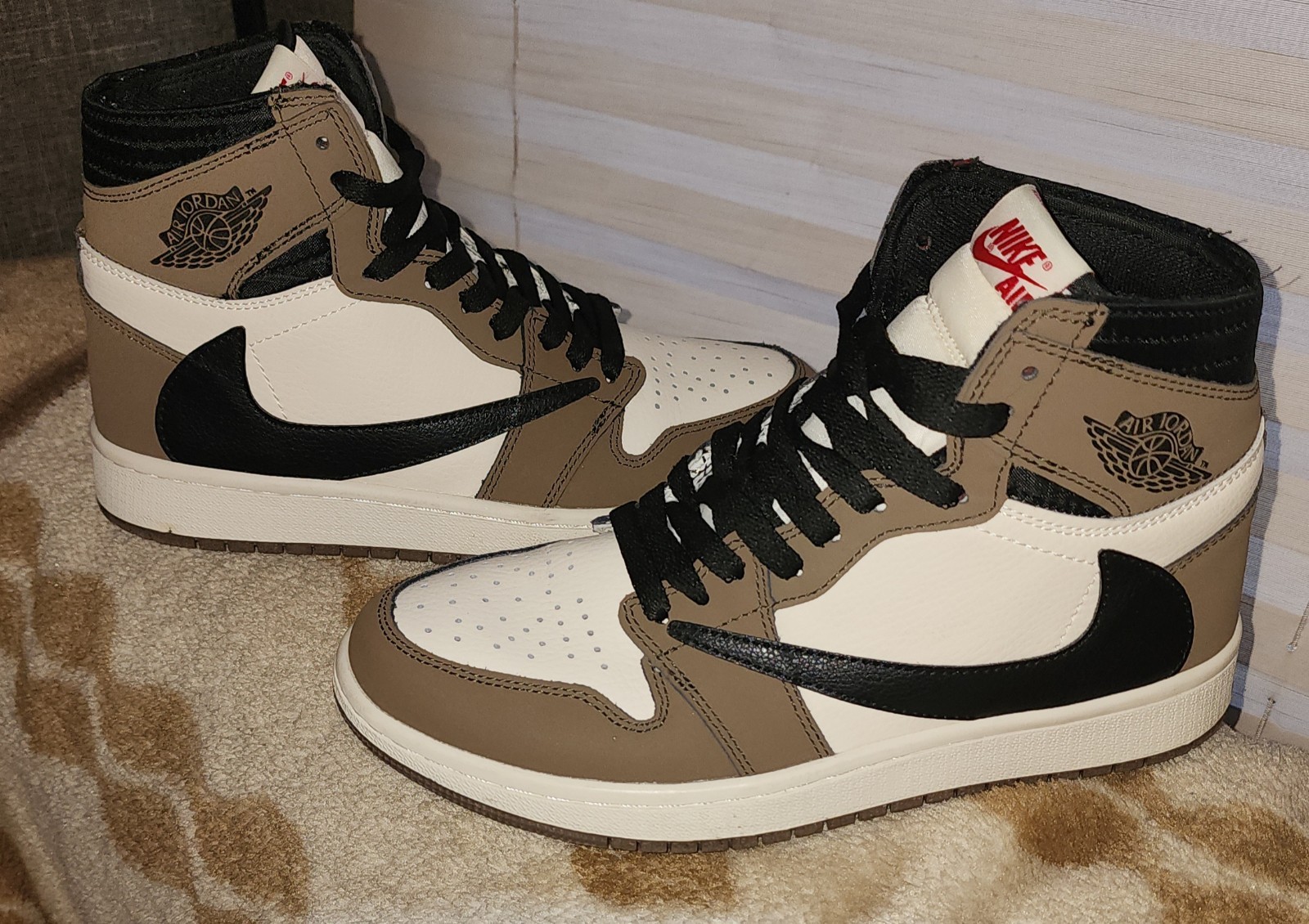 🌵nike air jordan 1 retro high og sp travis scott mocha🔥m7/w8.5🔥 🌵nike air jordan 1 retro high og sp travis scott mocha🔥m7/w8.5🔥