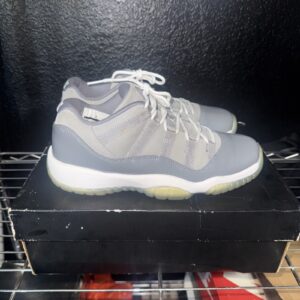 pre owned jordan 11 retro low cool grey size 5.5y 528896 003