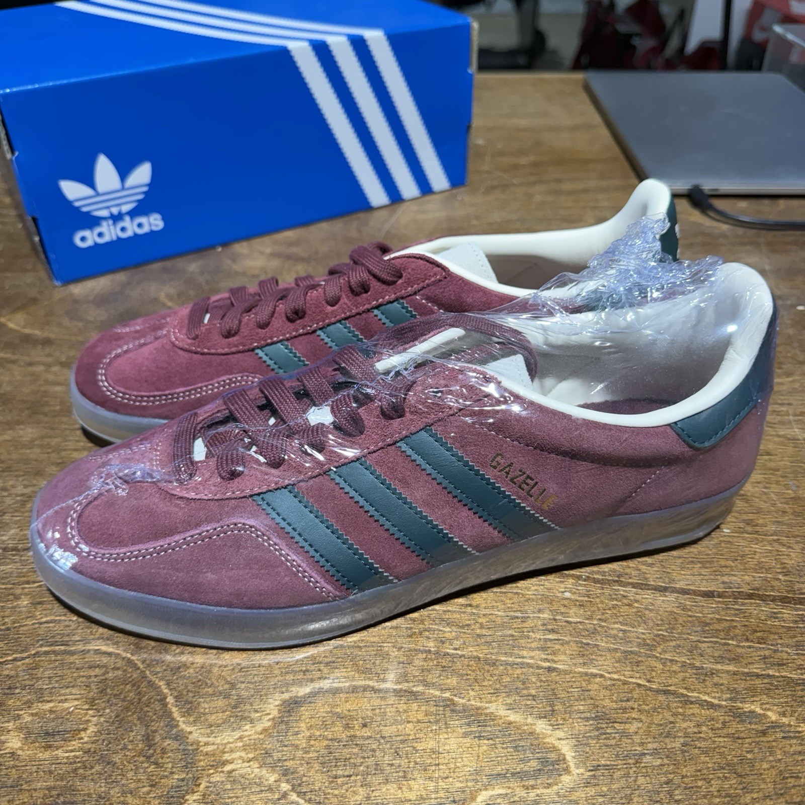 size 10.5 adidas gazelle indoor shadow red green size 10.5 adidas gazelle indoor shadow red green